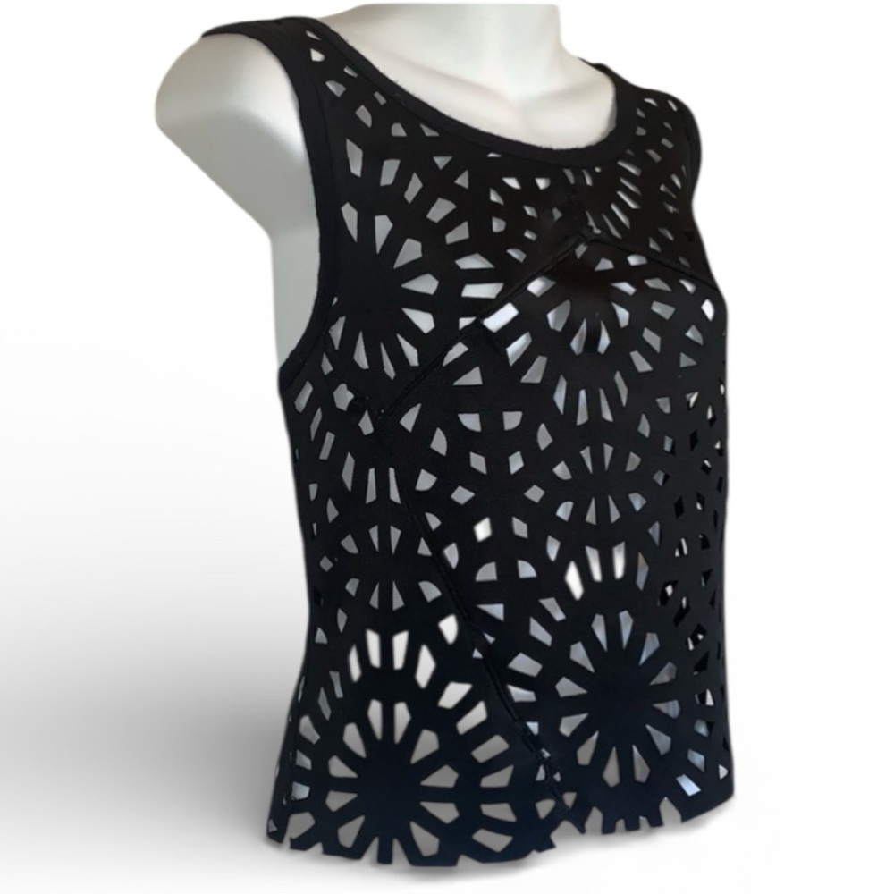 Leith top, women, M black laser-cut , scoop neck Sleeveless, see-through. EUC